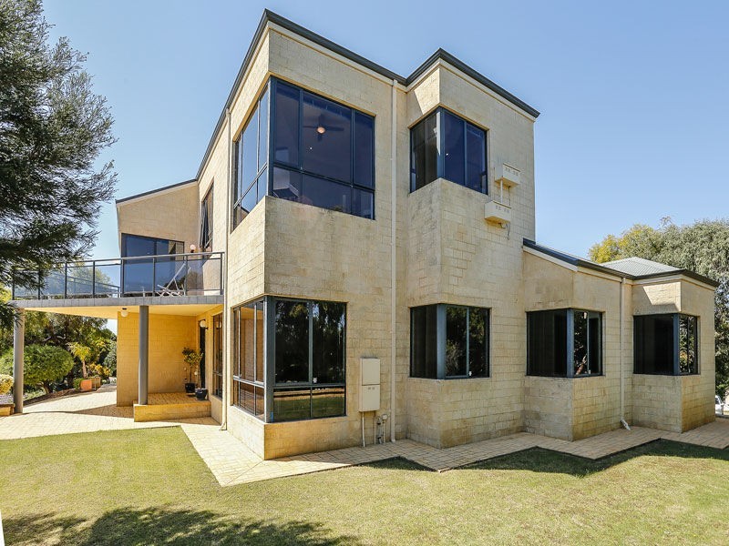 4 Kirkwall Close, Warnbro WA 6169