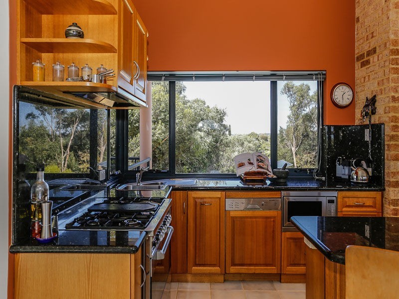 4 Kirkwall Close, Warnbro WA 6169