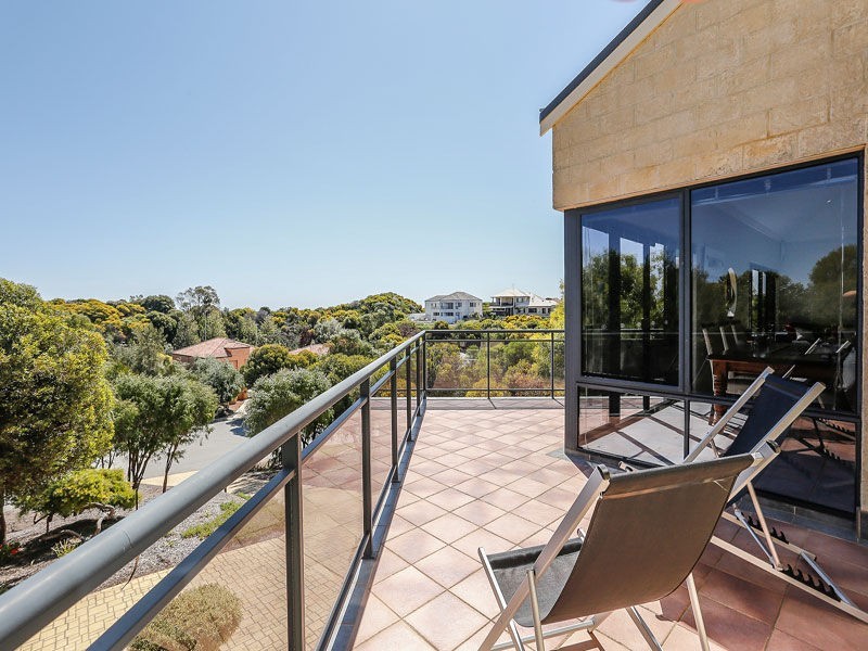 4 Kirkwall Close, Warnbro WA 6169