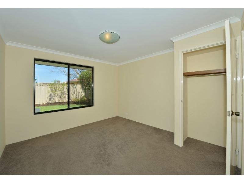 4 Daydream Plaza, Halls Head WA 6210