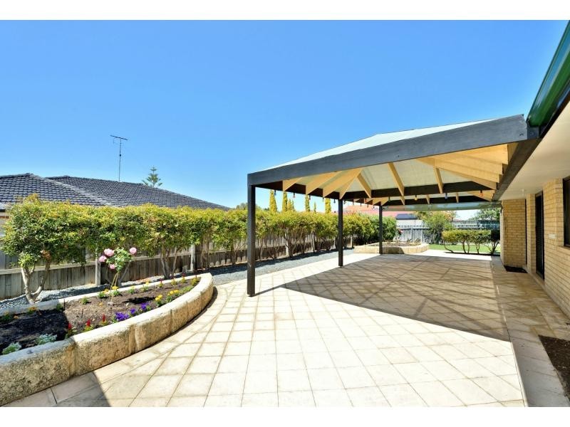 4 Daydream Plaza, Halls Head WA 6210