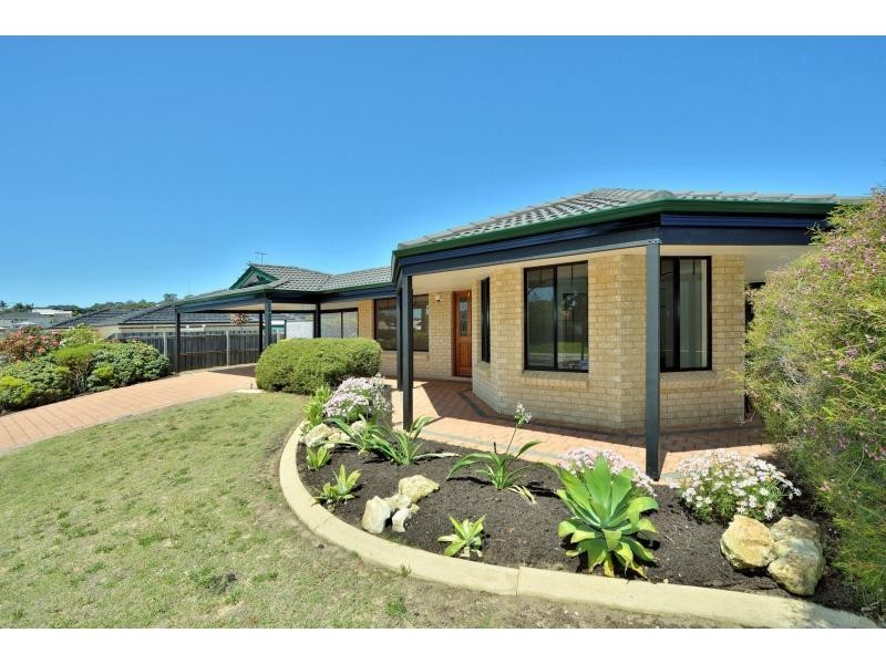 4 Daydream Plaza, Halls Head WA 6210