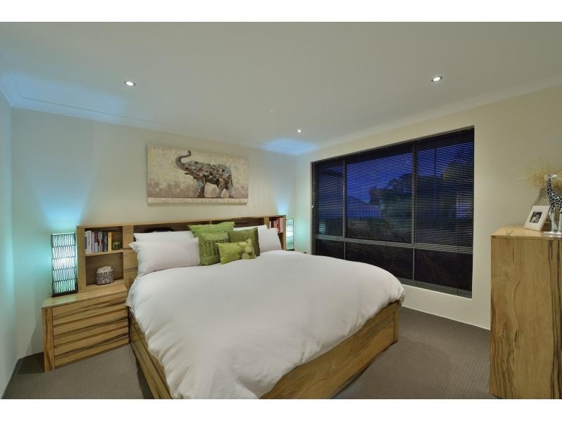 34 Santalum Circus, Halls Head WA 6210