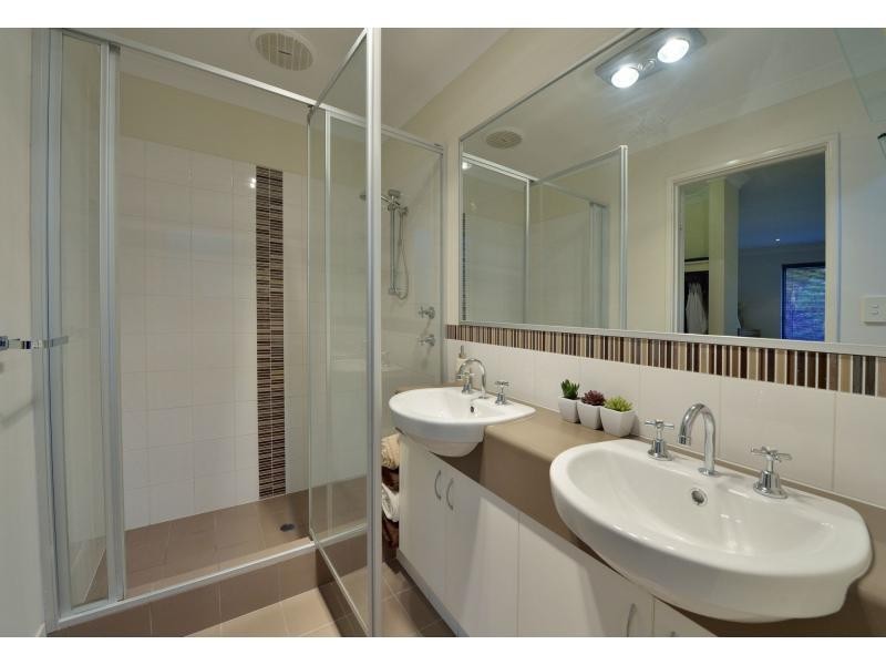 34 Santalum Circus, Halls Head WA 6210