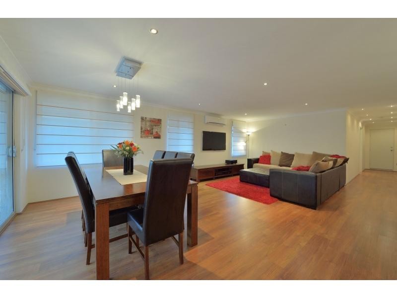 34 Santalum Circus, Halls Head WA 6210
