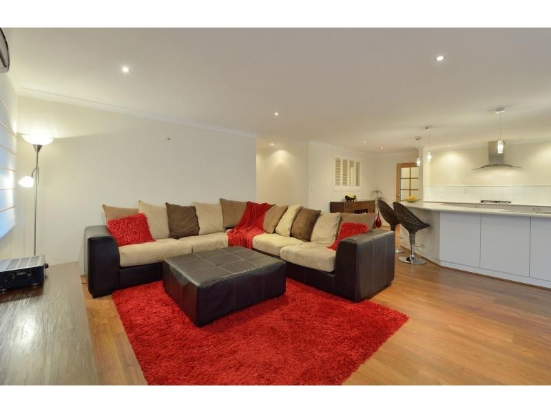 34 Santalum Circus, Halls Head WA 6210