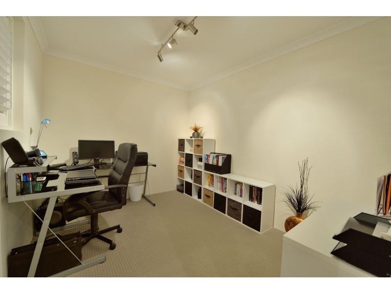 34 Santalum Circus, Halls Head WA 6210