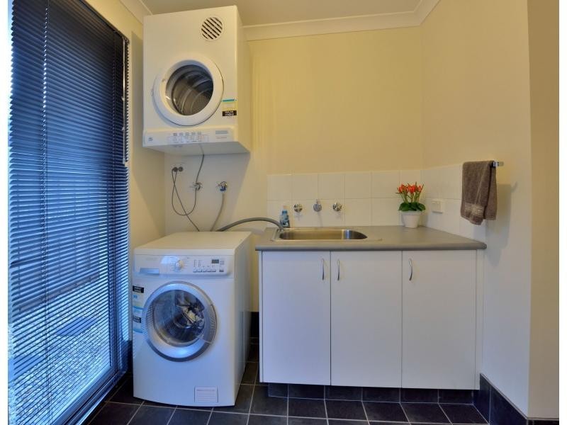 34 Santalum Circus, Halls Head WA 6210