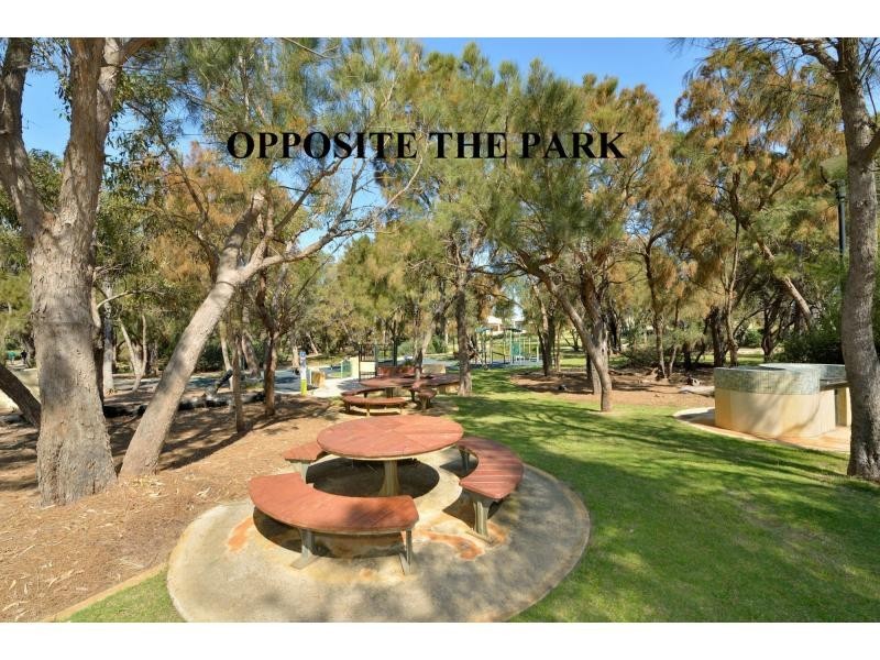 34 Santalum Circus, Halls Head WA 6210