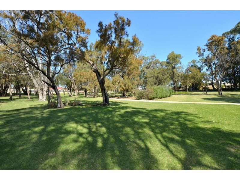 34 Santalum Circus, Halls Head WA 6210