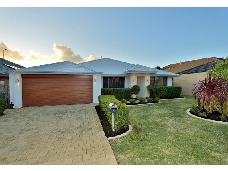34 Santalum Circus, Halls Head WA 6210