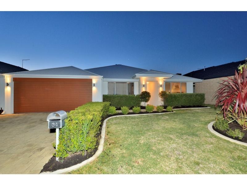 34 Santalum Circus, Halls Head WA 6210