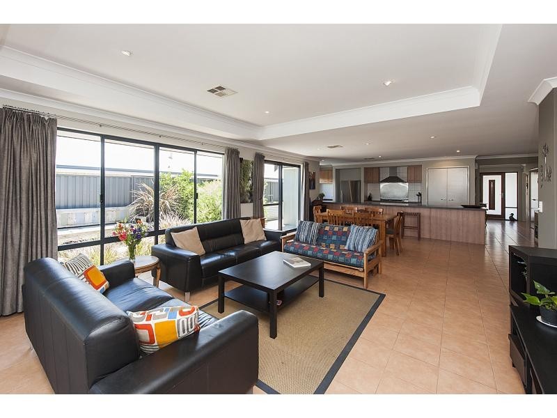 3 Longwood Bend, Aubin Grove WA 6164