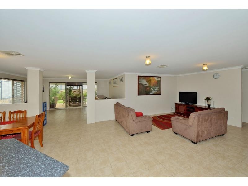 106 Meadow Springs Drive, Meadow Springs WA 6210