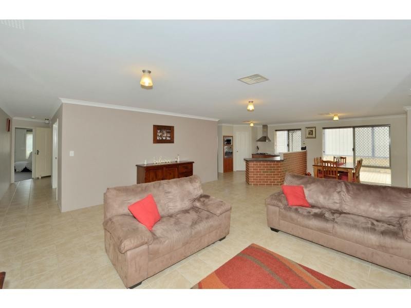 106 Meadow Springs Drive, Meadow Springs WA 6210