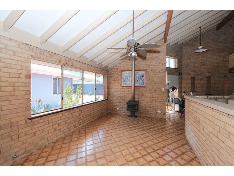 8 Coombs Place, Bateman WA 6150