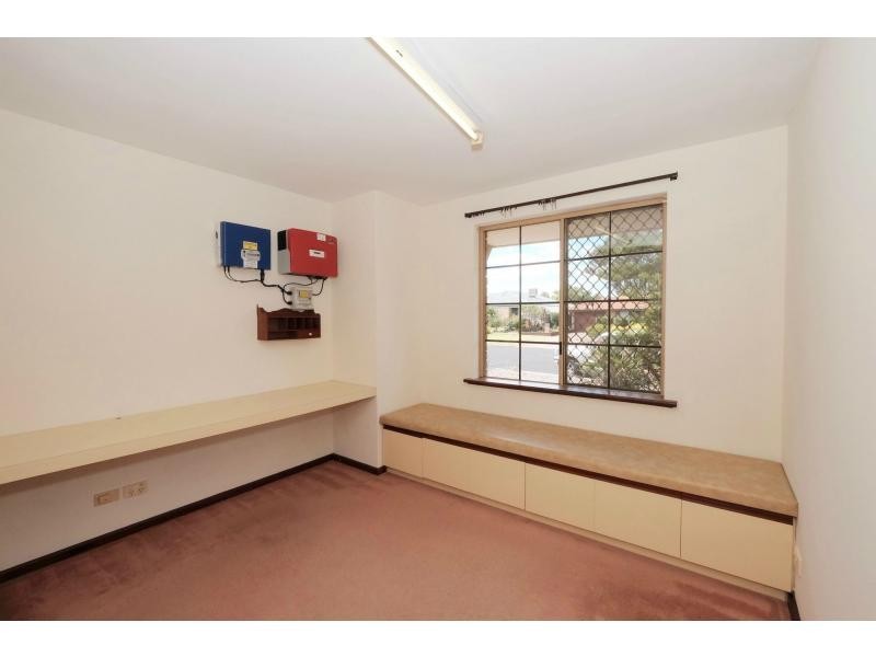 8 Coombs Place, Bateman WA 6150