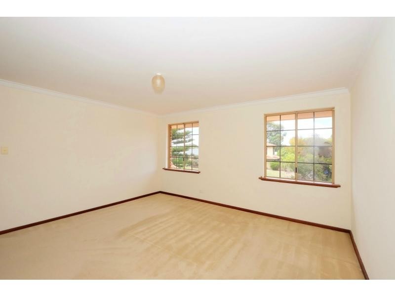 8 Coombs Place, Bateman WA 6150