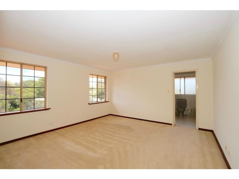 8 Coombs Place, Bateman WA 6150