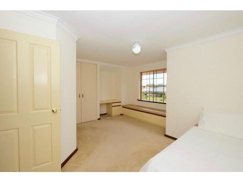 8 Coombs Place, Bateman WA 6150