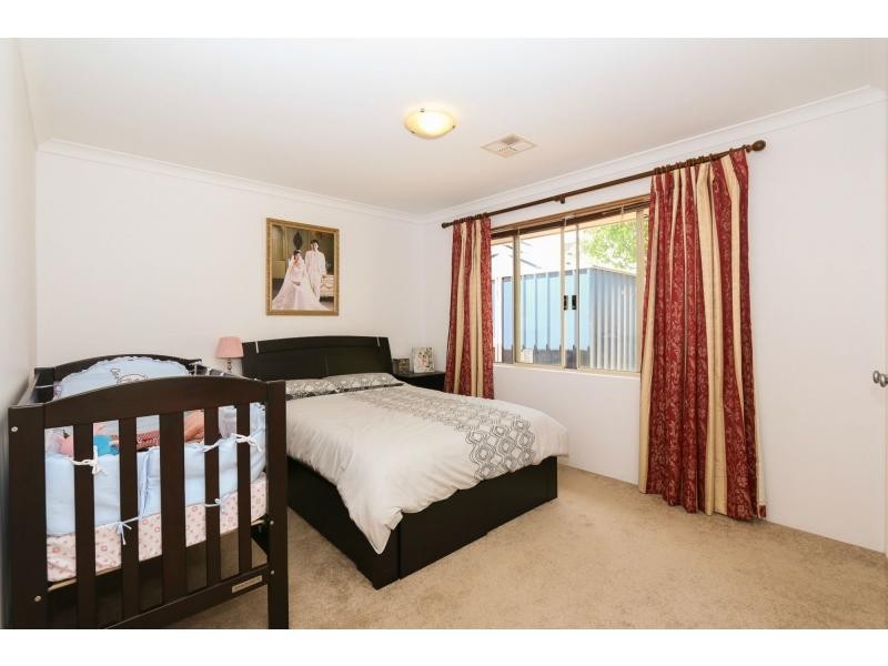 18 Cranberry Gardens, Stirling WA 6021