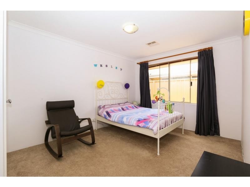 18 Cranberry Gardens, Stirling WA 6021