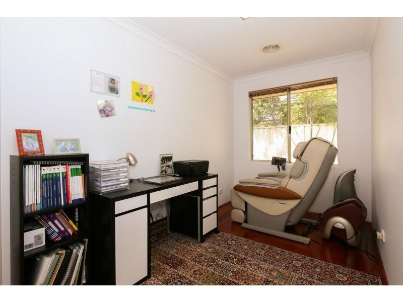 18 Cranberry Gardens, Stirling WA 6021