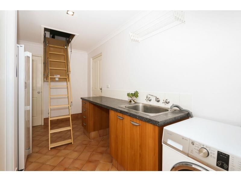 18 Cranberry Gardens, Stirling WA 6021