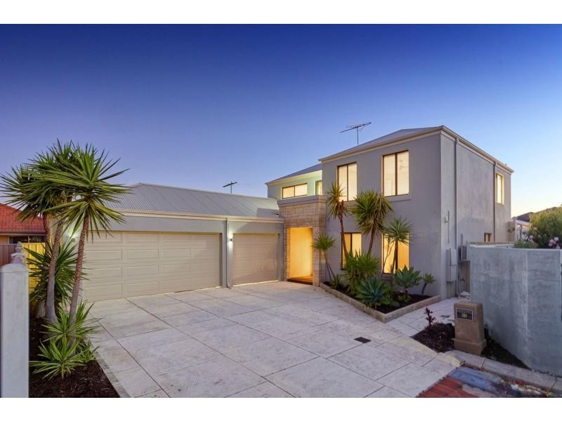 42 Carpenteria Drive, Stirling WA 6021