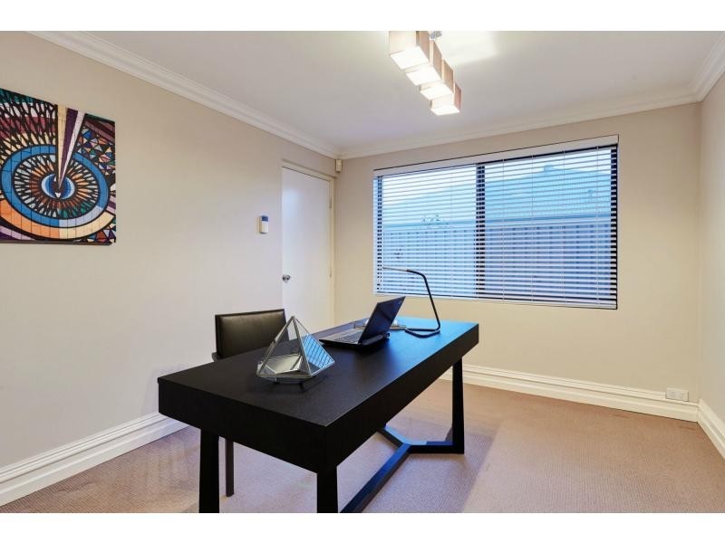 42 Carpenteria Drive, Stirling WA 6021