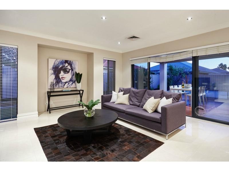 42 Carpenteria Drive, Stirling WA 6021