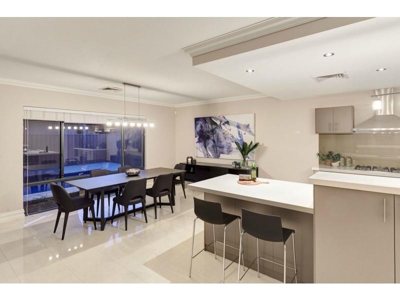 42 Carpenteria Drive, Stirling WA 6021