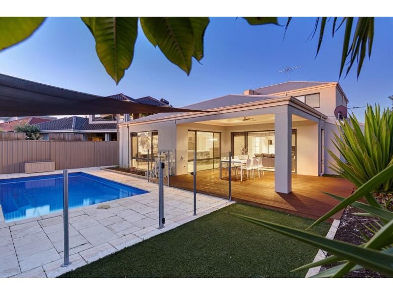 42 Carpenteria Drive, Stirling WA 6021