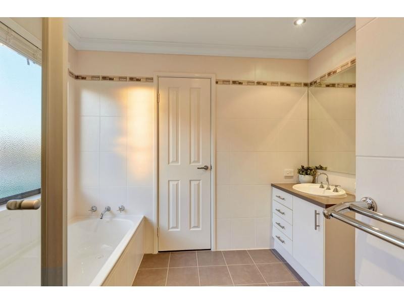 42 Carpenteria Drive, Stirling WA 6021