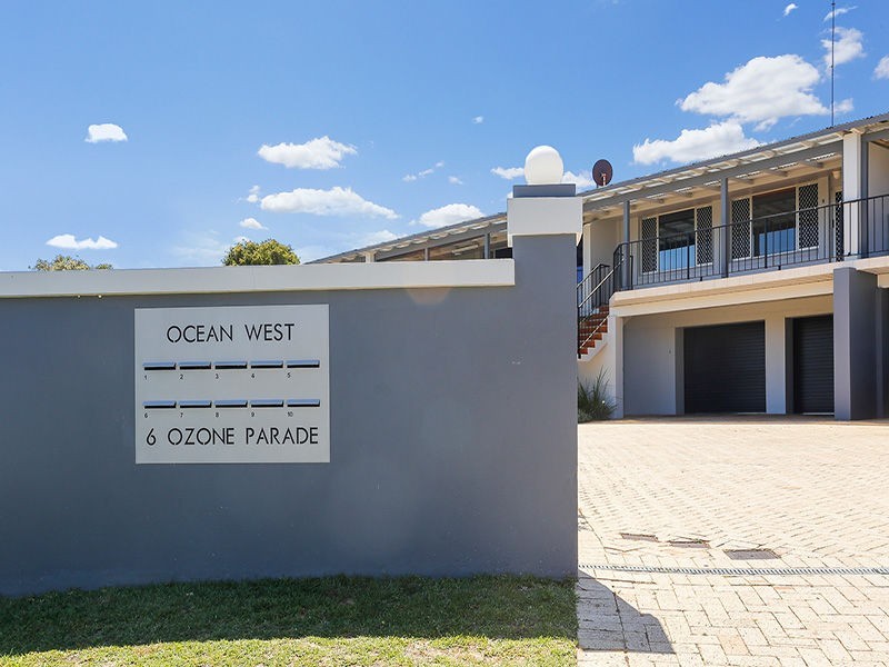 9/6 Ozone Parade, Trigg WA 6029