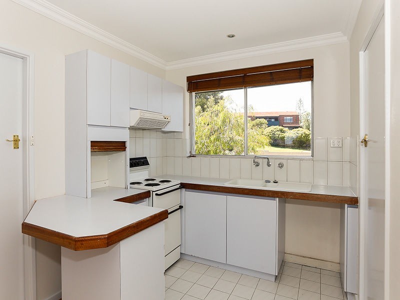 9/6 Ozone Parade, Trigg WA 6029