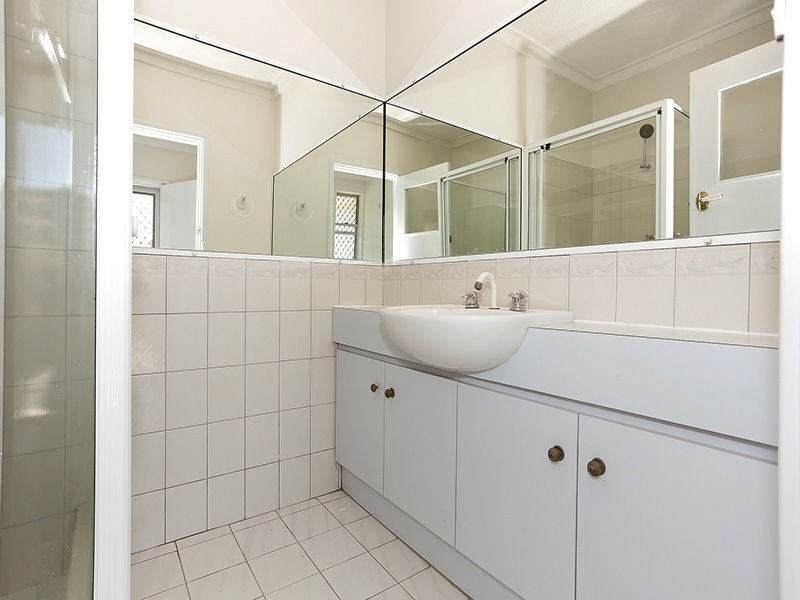 9/6 Ozone Parade, Trigg WA 6029