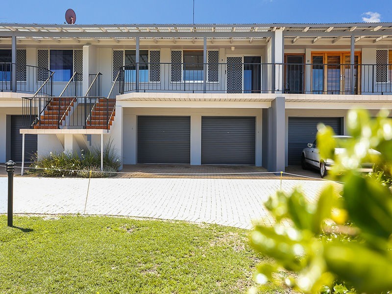 9/6 Ozone Parade, Trigg WA 6029