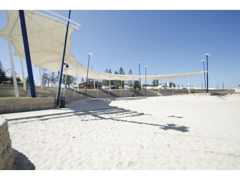 9/6 Ozone Parade, Trigg WA 6029