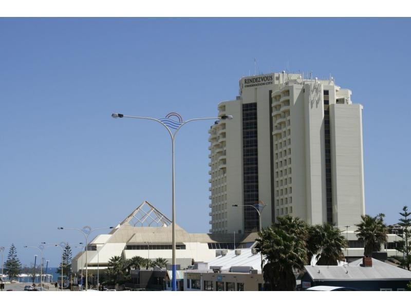 9/6 Ozone Parade, Trigg WA 6029