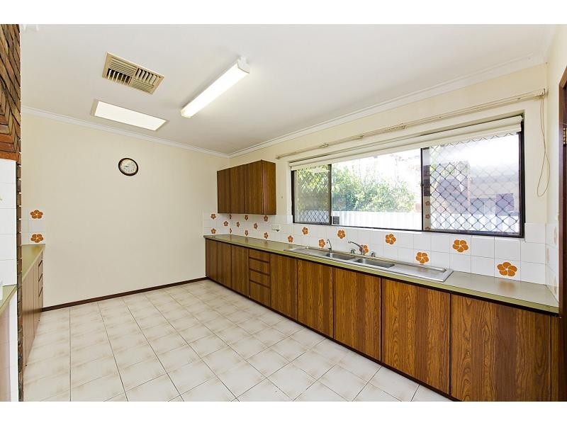 28 Turnstone Road, Stirling WA 6021