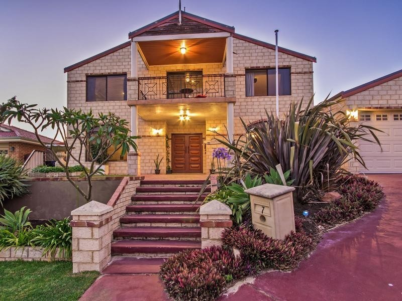 7 Blyth Close, Warnbro WA 6169