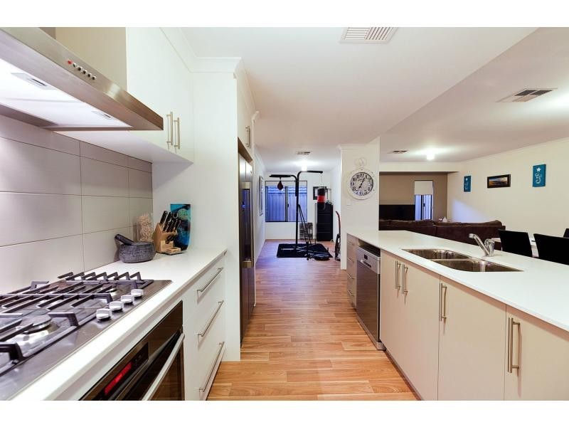 147 Frankland Avenue, Hammond Park WA 6164