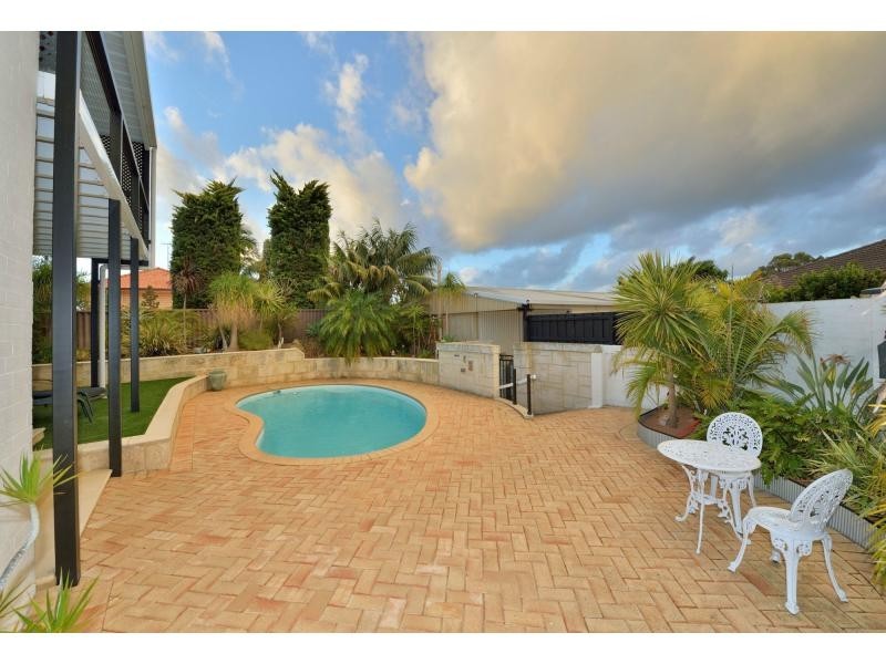 26 Hestia Place, San Remo WA 6210