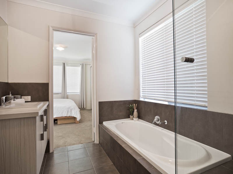 23 Davenport Approach, Wandi WA 6167