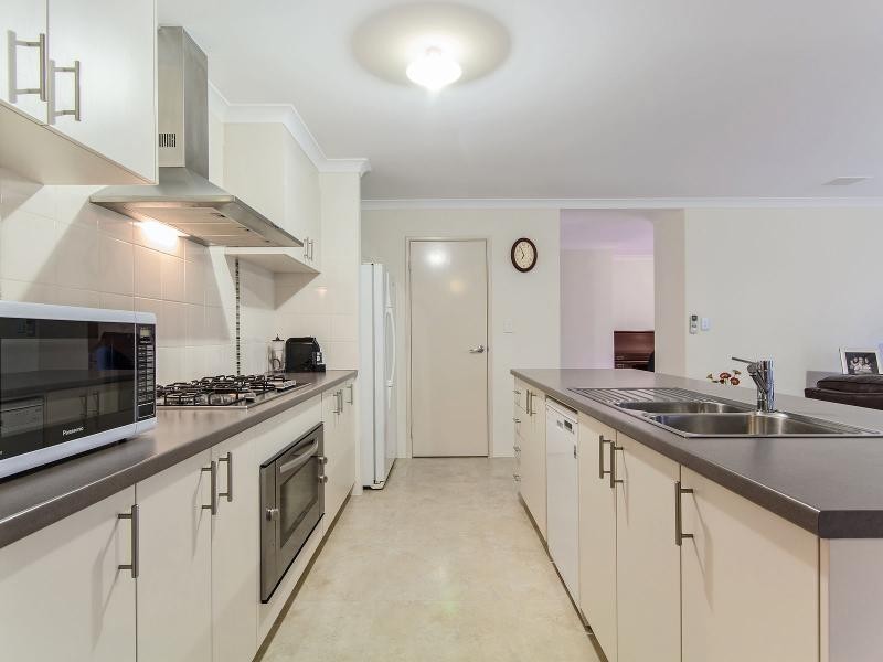 17 Osprey Vista, Rockingham WA 6168