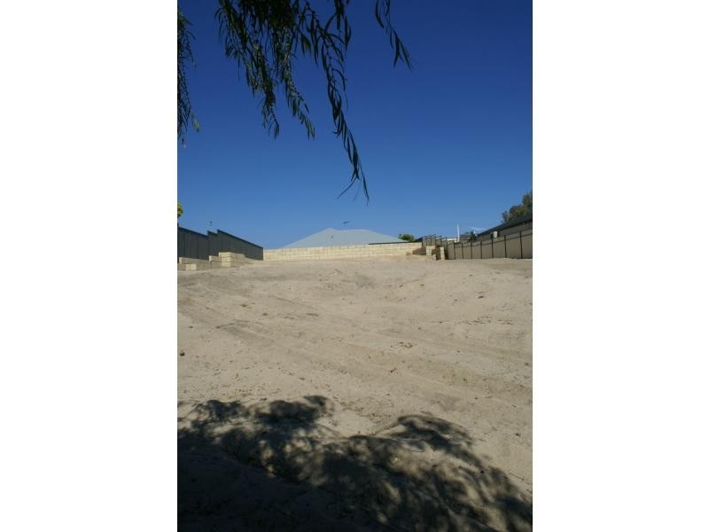 143 Safety Bay Road, Shoalwater WA 6169