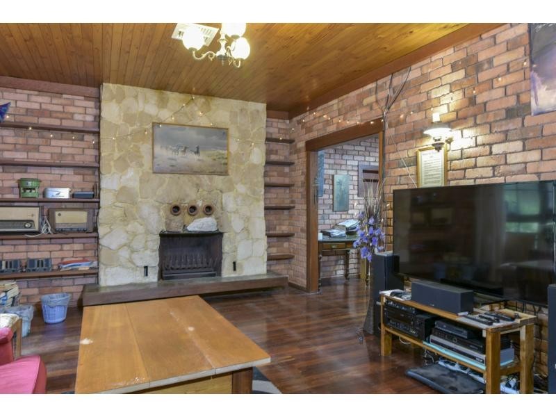 8 Allan Place, Darlington WA 6070