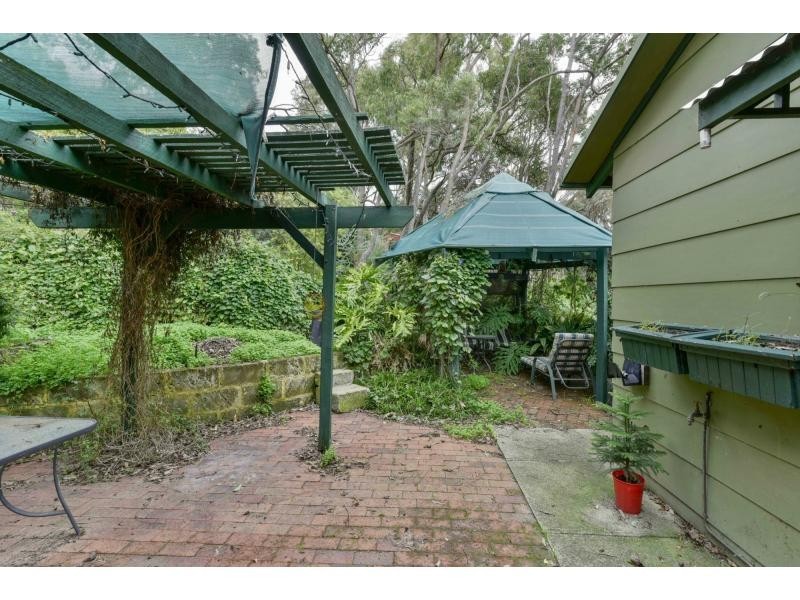 8 Allan Place, Darlington WA 6070