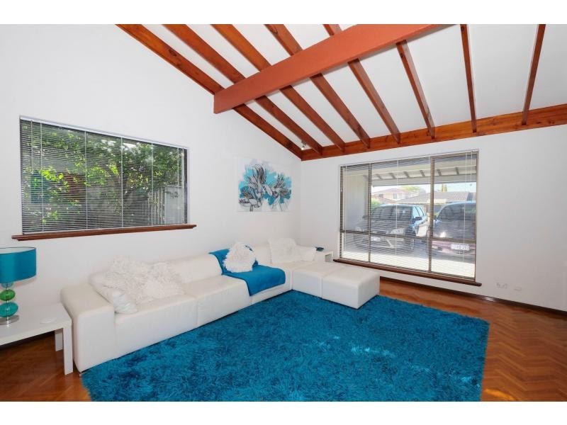 8 Fowler Row, Leeming WA 6149